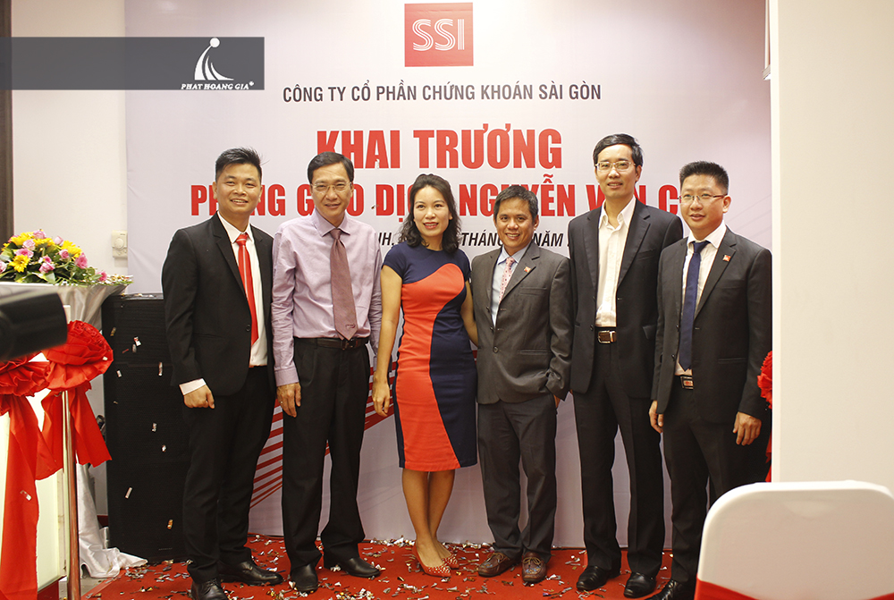 Khai trương phòng giao dịch ssi 10