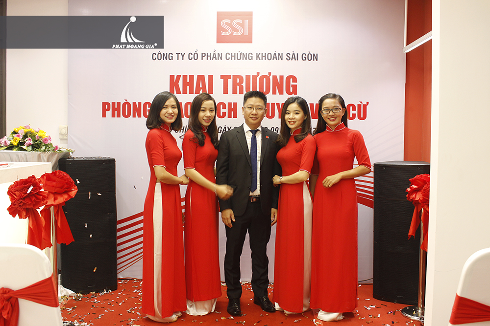 Khai trương phòng giao dịch ssi 11