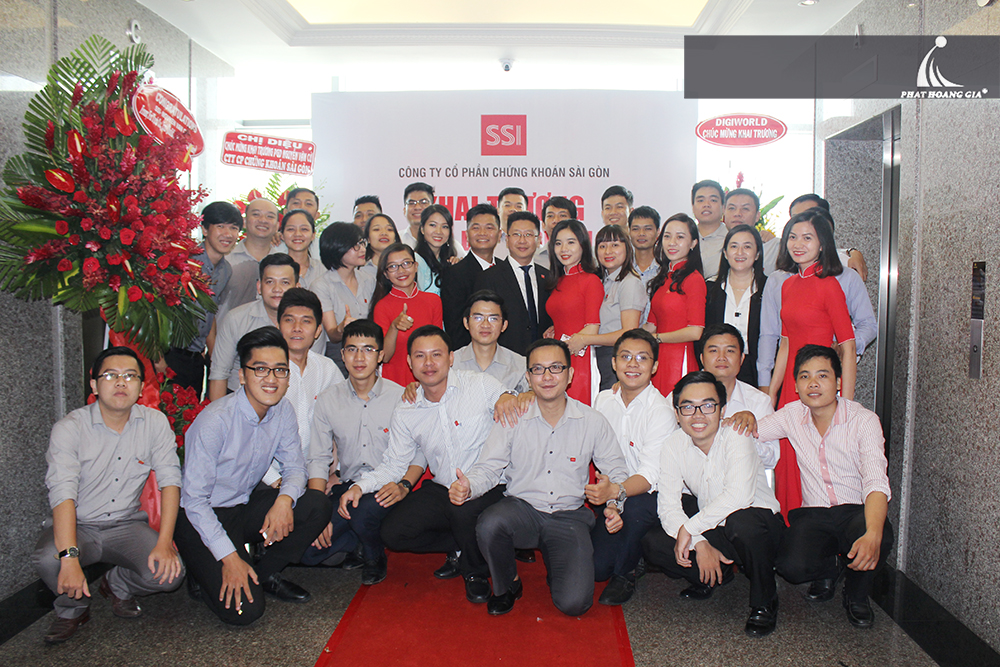 Khai trương phòng giao dịch ssi 13