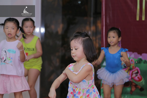 tổ chức trung thu 13