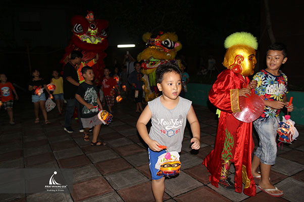 tổ chức trung thu 12