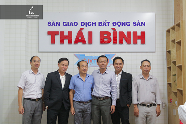 khai trương văn phòng chứng khoán 02