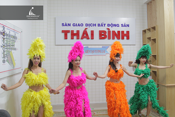 khai trương văn phòng chứng khoán 04