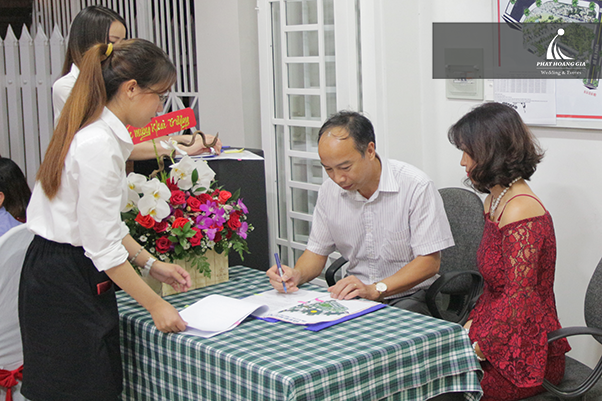 khai trương văn phòng chứng khoán 09