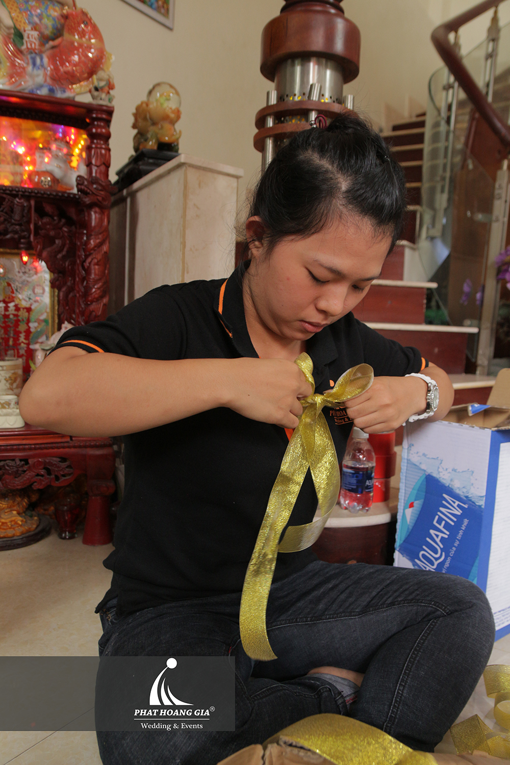 trang trí gia tiên tone vàng 01