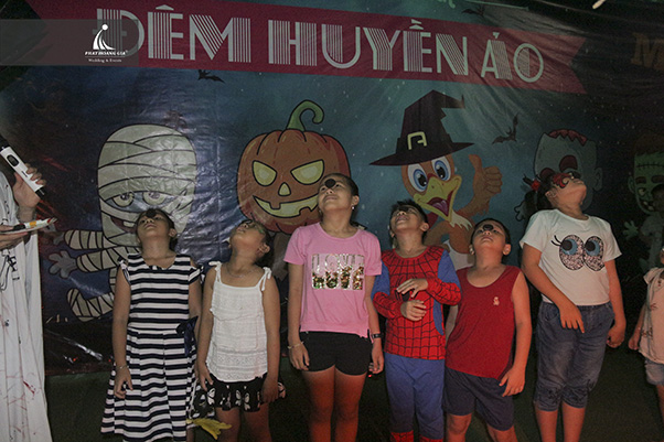 tổ chức halloween 013
