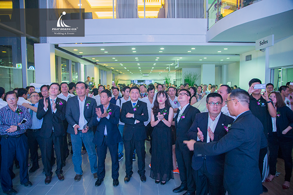 khai trương showroom ô tô Volkswagen 10