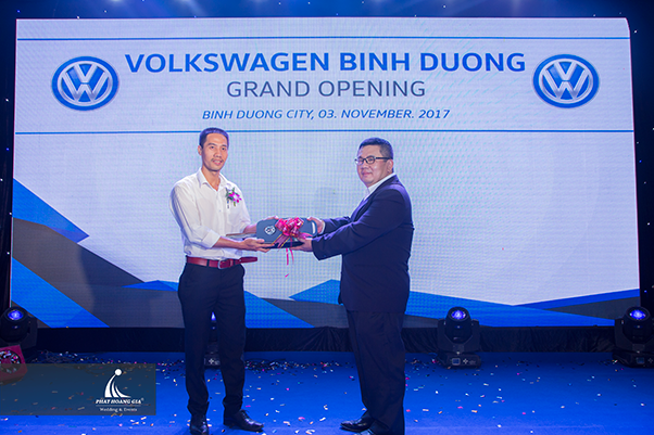 khai trương showroom ô tô Volkswagen 13