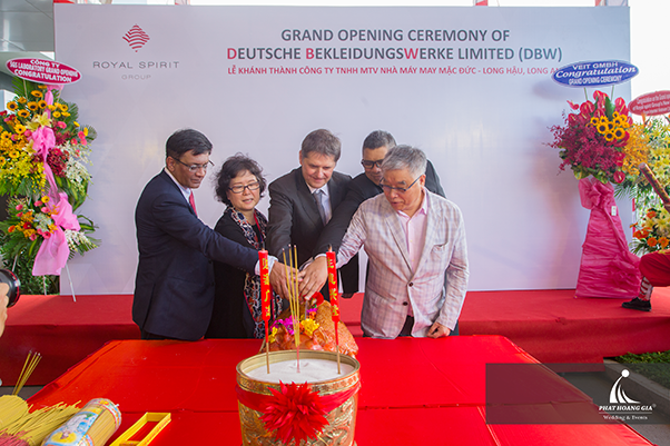 Lễ khánh thành nhà máy May mặc Đức 7