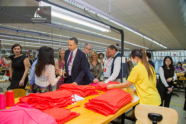 Lễ khánh thành nhà máy May mặc Đức 14