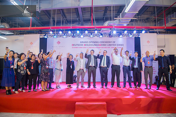 Lễ khánh thành nhà máy May mặc Đức 18