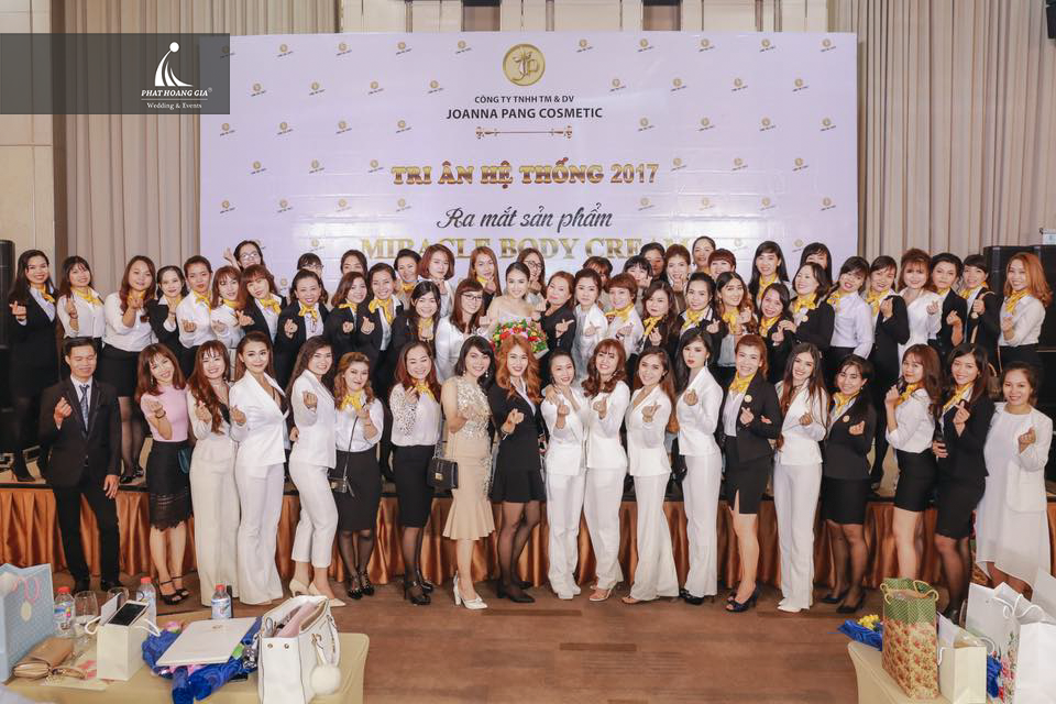 tri ân mỹ phẩm joanna pang 02