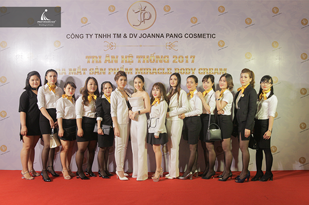 tri ân mỹ phẩm joanna pang 04