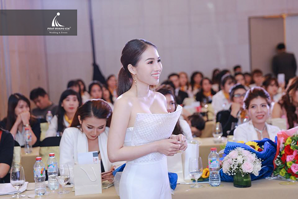 tri ân mỹ phẩm joanna pang 13