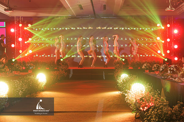 Tôn vinh doanh nhân tiêu biểu Nelly.P 