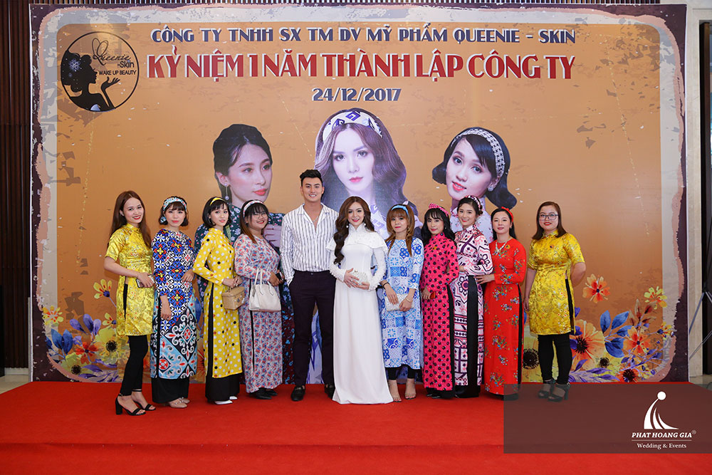 Kỷ niệm 1 năm thành lập công ty Mỹ phẩm Queenie – Skin 8