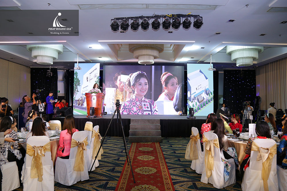 Kỷ niệm 1 năm thành lập công ty Mỹ phẩm Queenie – Skin 10