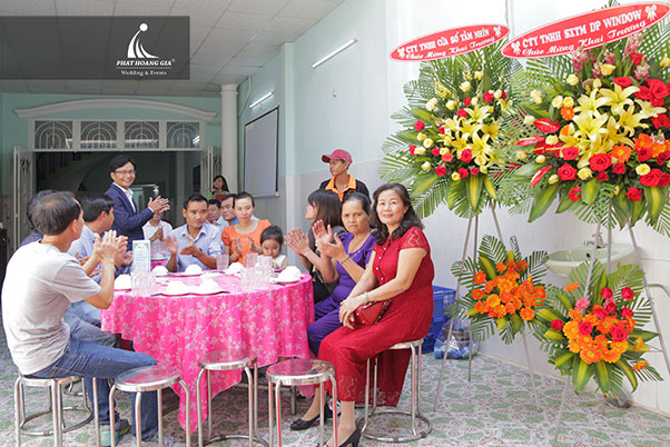 khai trương Công ty TNHH thép Việt Nhung 3