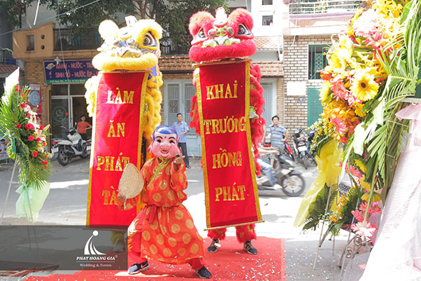 khai trương Công ty TNHH thép Việt Nhung 7