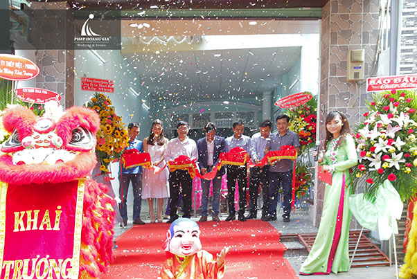 khai trương Công ty TNHH thép Việt Nhung 8