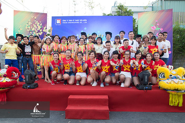 tất niên công ty kỹ thuật tiêu điểm 4