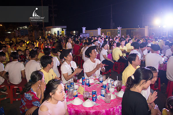 tất niên công ty kỹ thuật tiêu điểm 13