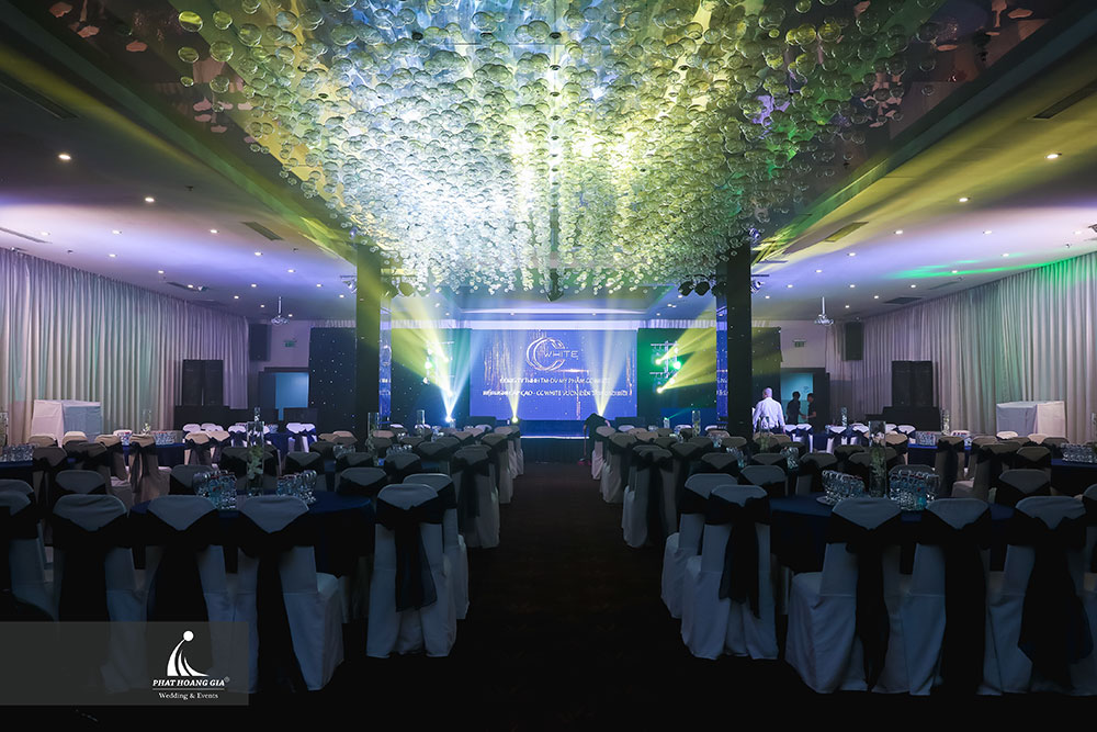 tri ân mỹ phẩm cc. white 1