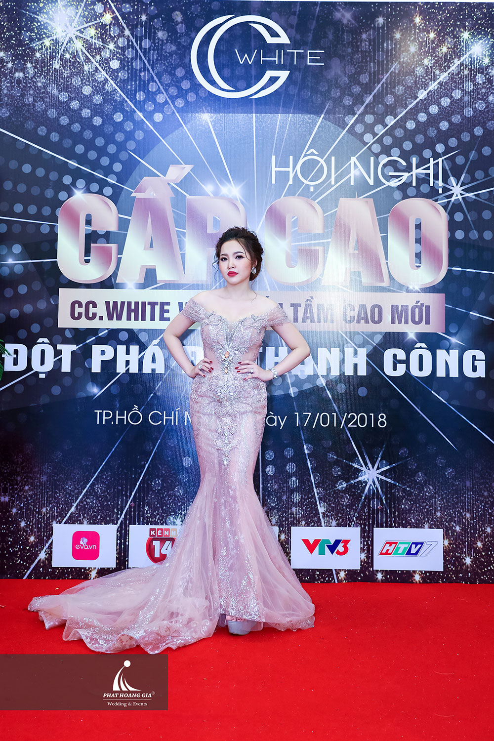 tri ân mỹ phẩm cc. white 4