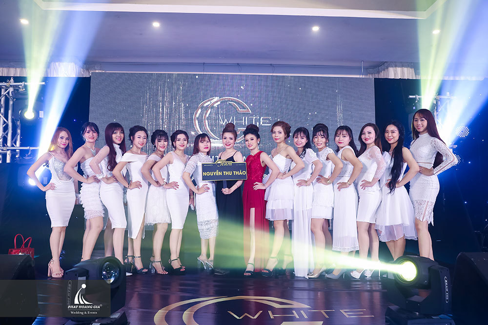 tri ân mỹ phẩm cc. white 15