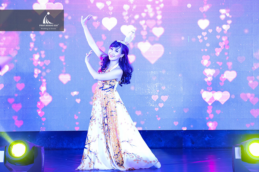 tri ân mỹ phẩm cc. white 21