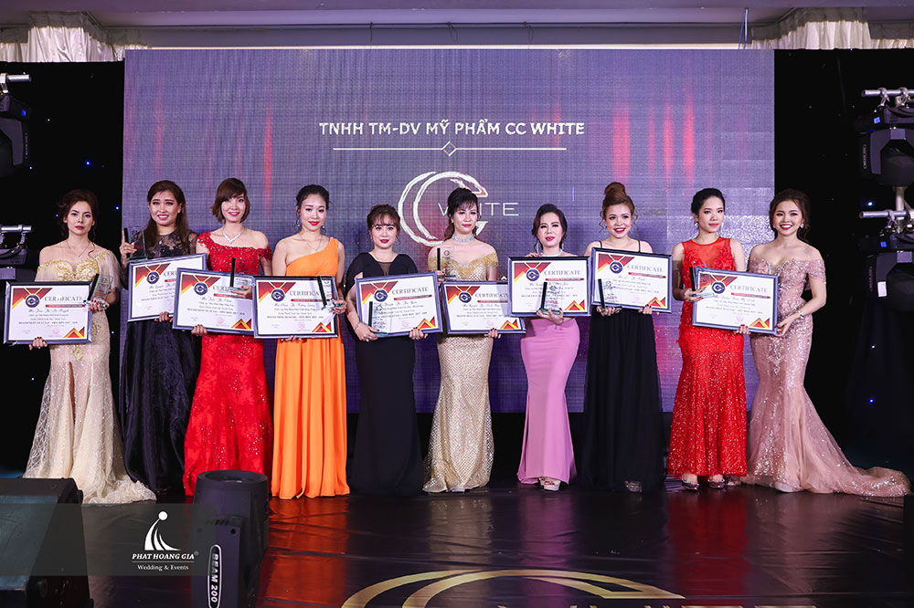 tri ân mỹ phẩm cc. white 26