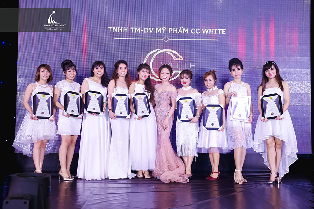 tri ân mỹ phẩm cc. white 29