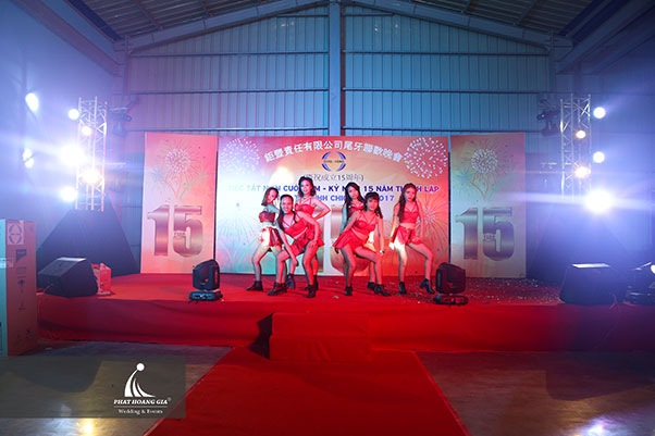 tất niên công ty chig feng 17