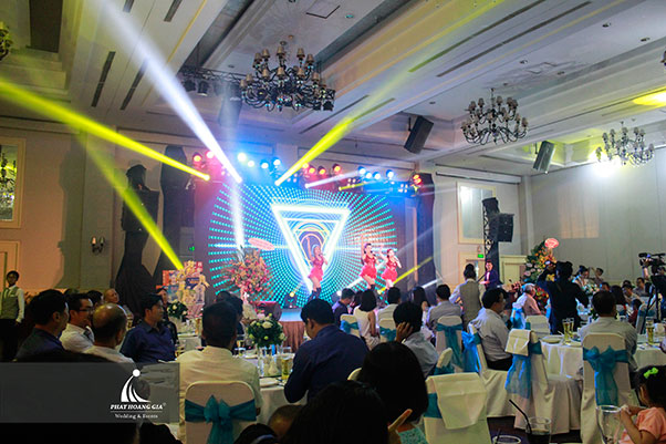 tất niên công ty thăng long real 15