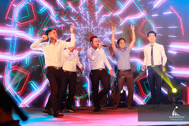 tất niên công ty thăng long real 17