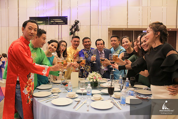 tất niên bitexco 21