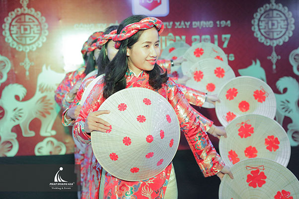 tất niên công ty xây dựng 194 5