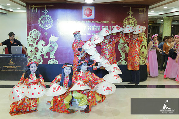 tất niên công ty xây dựng 194 6