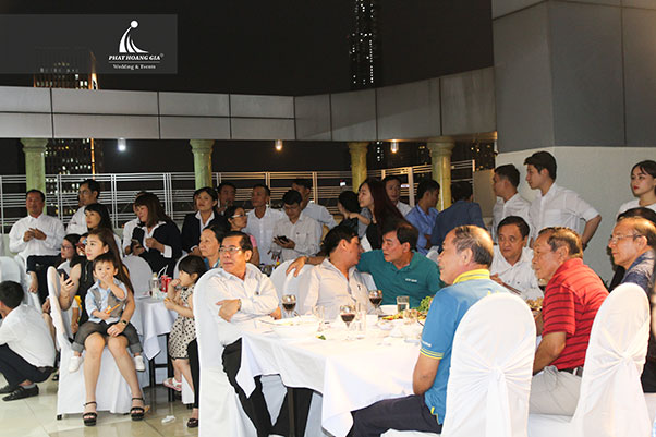 tất niên công ty xây dựng 194 8