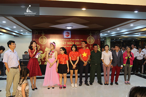 tất niên công ty xây dựng 194 18