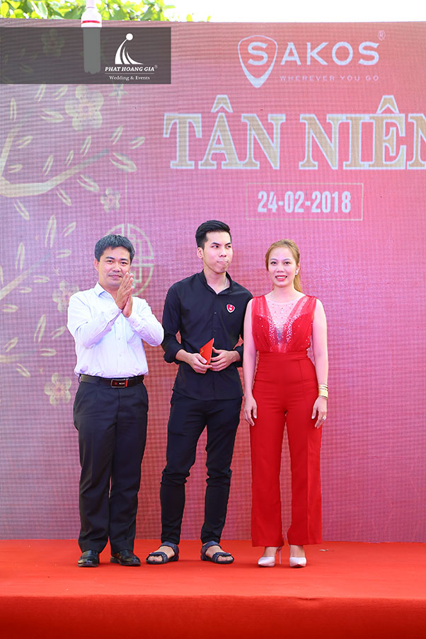 tất niên công ty sakos 10