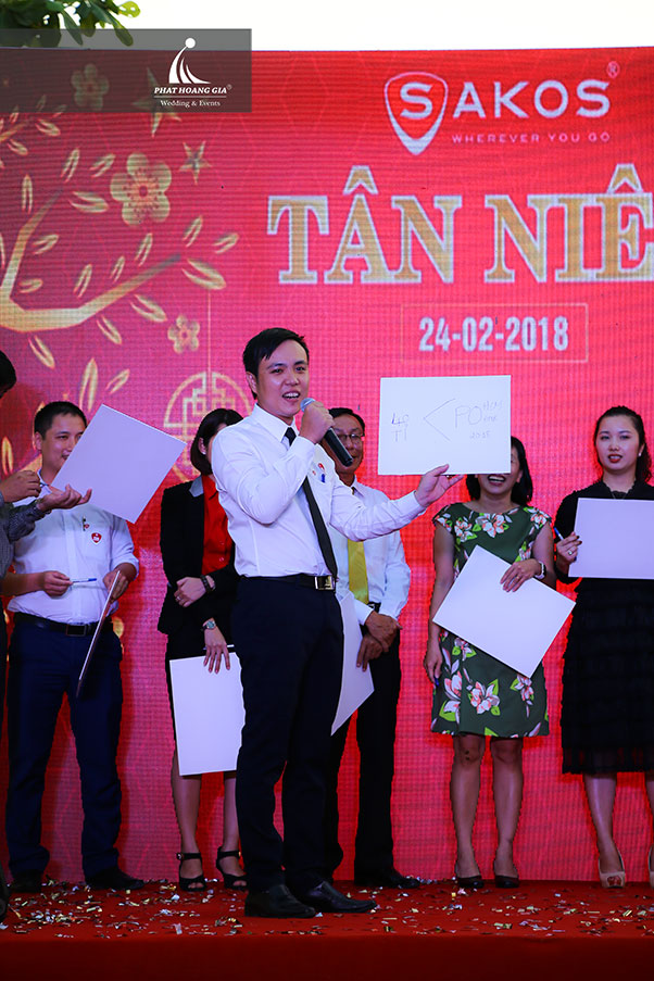 tất niên công ty sakos 14