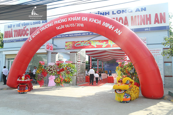 khai trương phòng khám Minh 