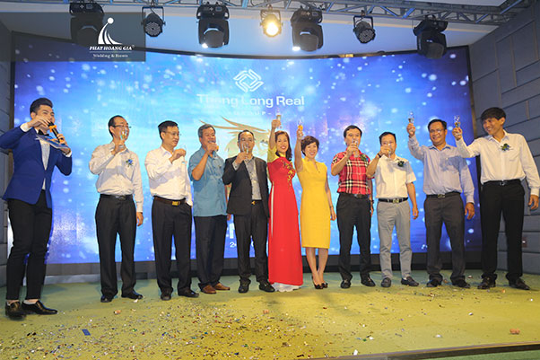 khai trương tòa nhà thăng long