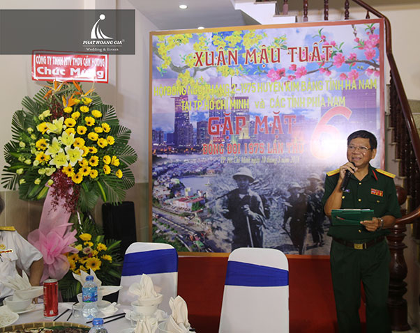 họp mặt đồng đội