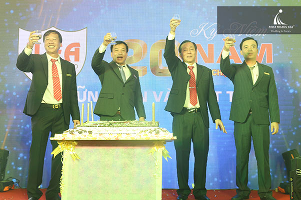 kỷ niệm 20 năm thành lập công ty Uyên Phát