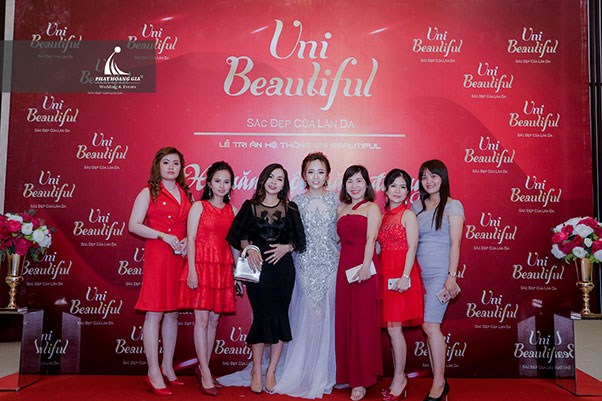 tri ân mỹ phẩm uni beautiful