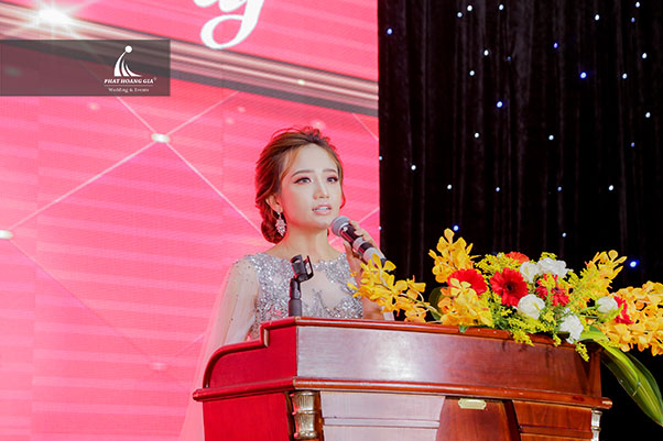 tri ân mỹ phẩm uni beautiful