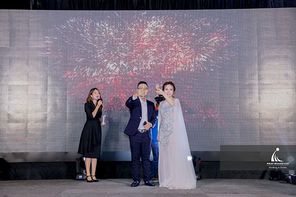 tri ân mỹ phẩm uni beautiful