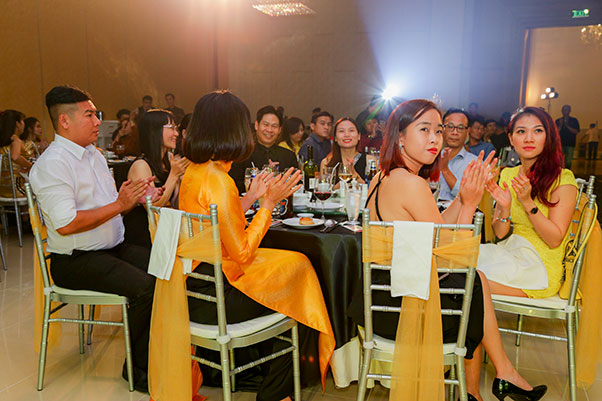 kỷ niệm 6 năm thành lập công ty Phát Hoàng Gia